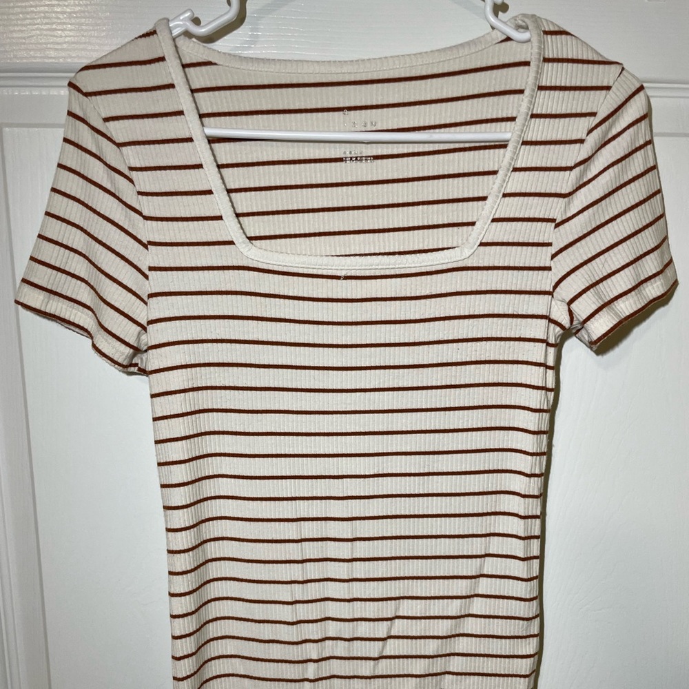 Short sleeve sweater